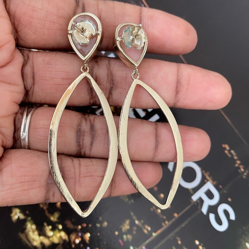 Tear Drop Oval Earrings With Heart Shaped Pink Stone - Picture 5 of 5